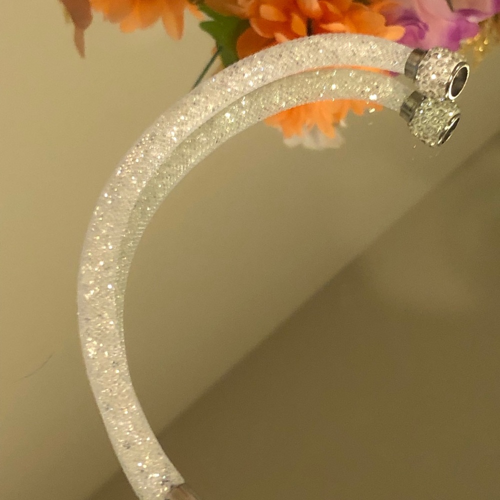 White Rhinestone Crystal Mesh Magnetic Bracelet - Picture 3 of 3